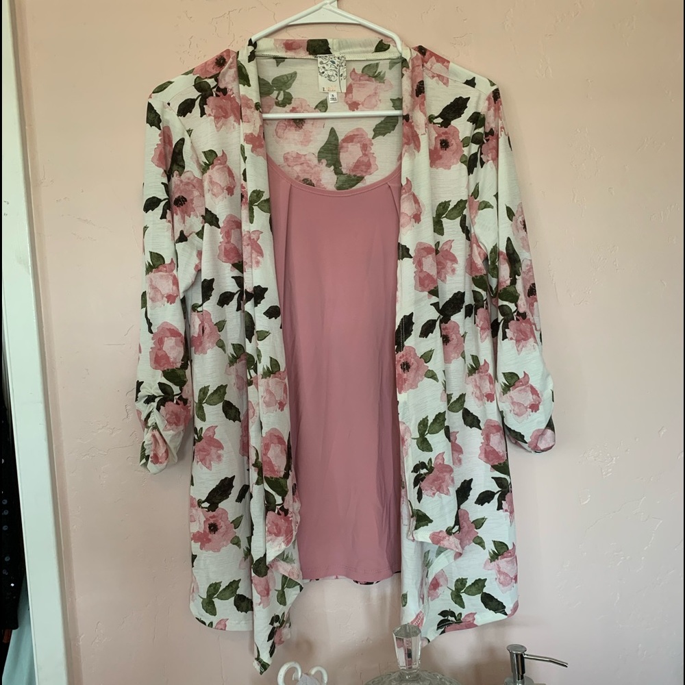 Small pink floral blouse Small